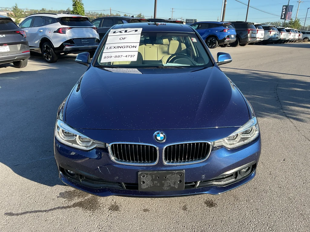 Used 2018 Mediterranean Blue Metallic BMW 320i xDrive image 3