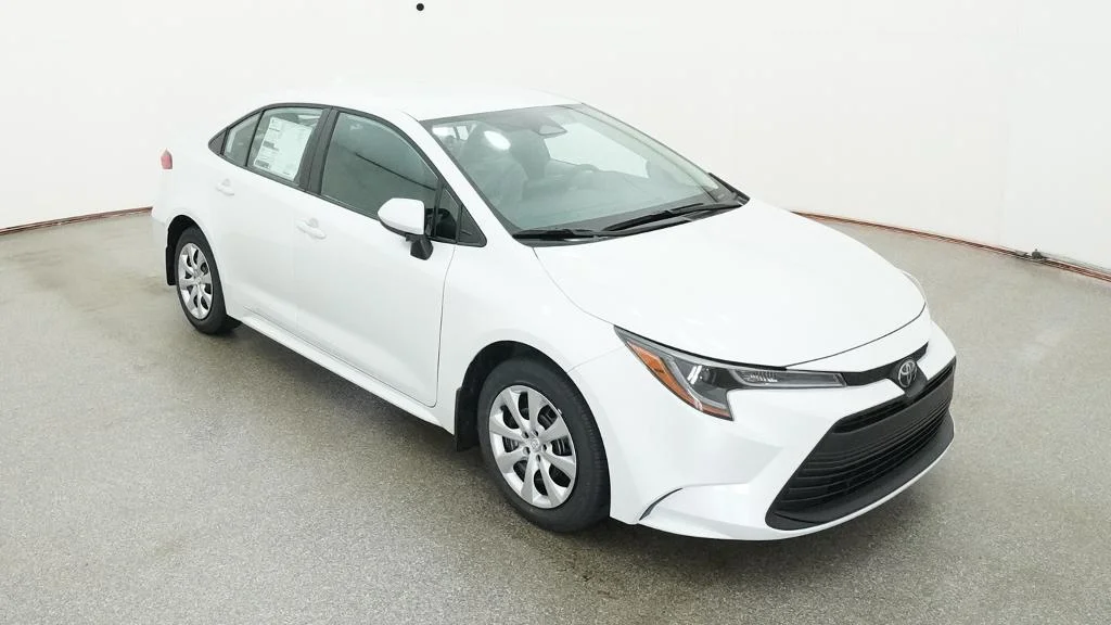 New 2026 Wind Chill Pearl Toyota LE image 10