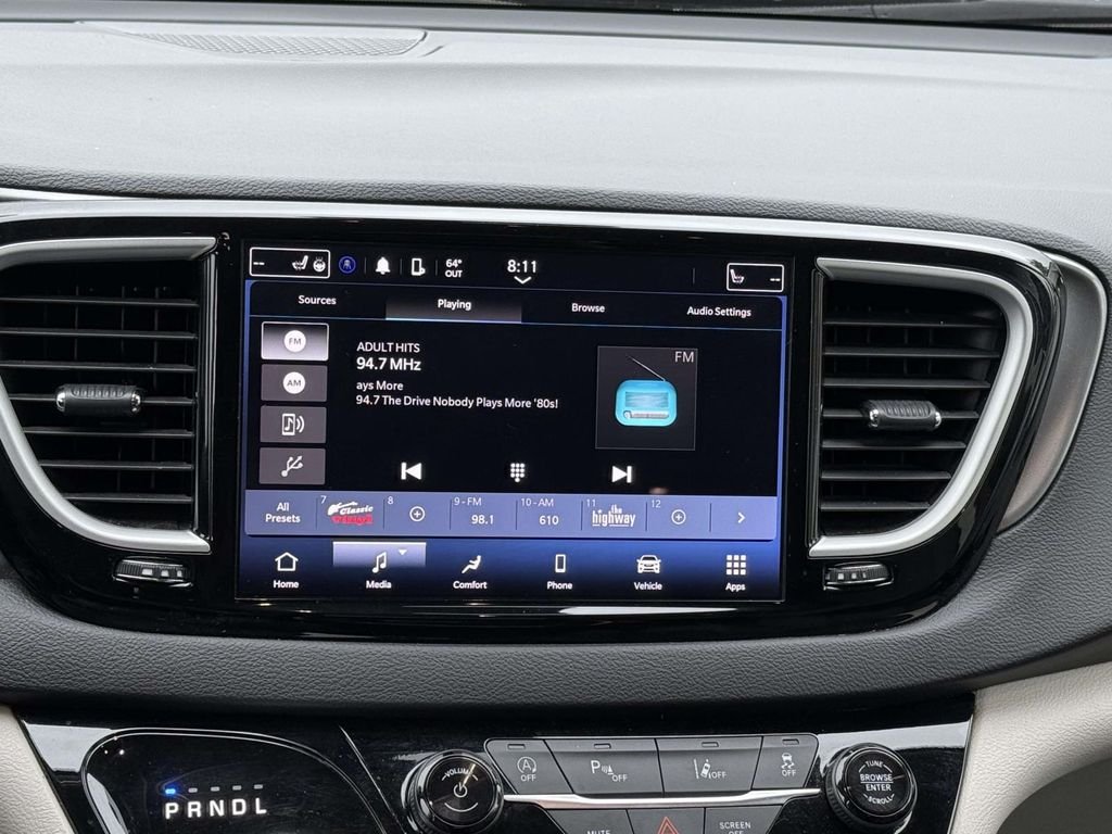 Used 2024 Black Chrysler Touring L image 3