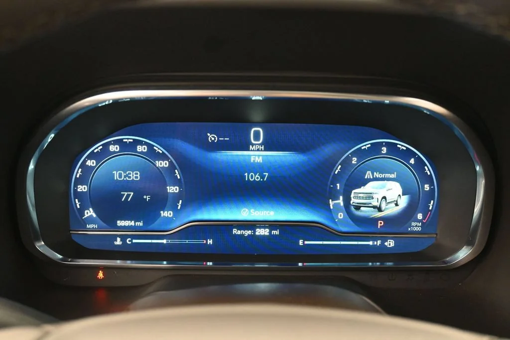 Used 2024 Summit White Chevrolet LT image 17
