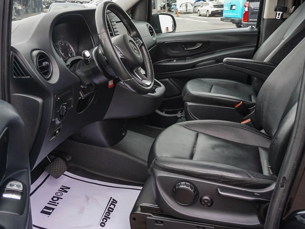 Used 2020 Black Mercedes-Benz Passenger image 17
