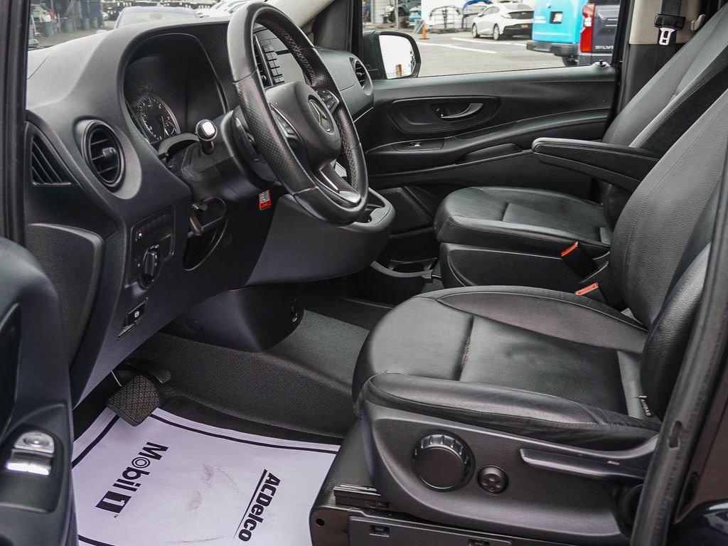 Used 2020 Black Mercedes-Benz Passenger image 17