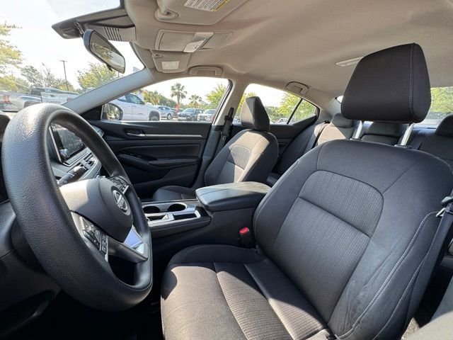 Used 2023 Red Nissan 2.5 SV image 18