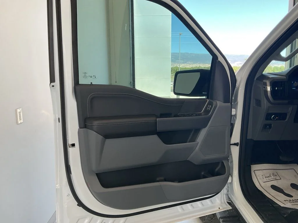 New 2026 Oxford White Ford XLT image 12