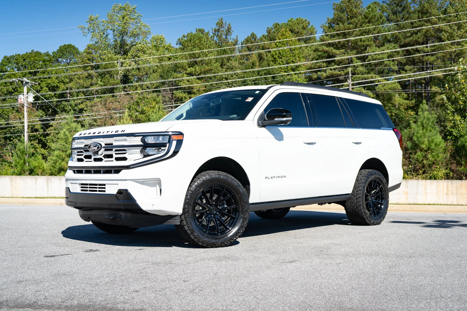 Used 2027 White Ford Platinum image 3