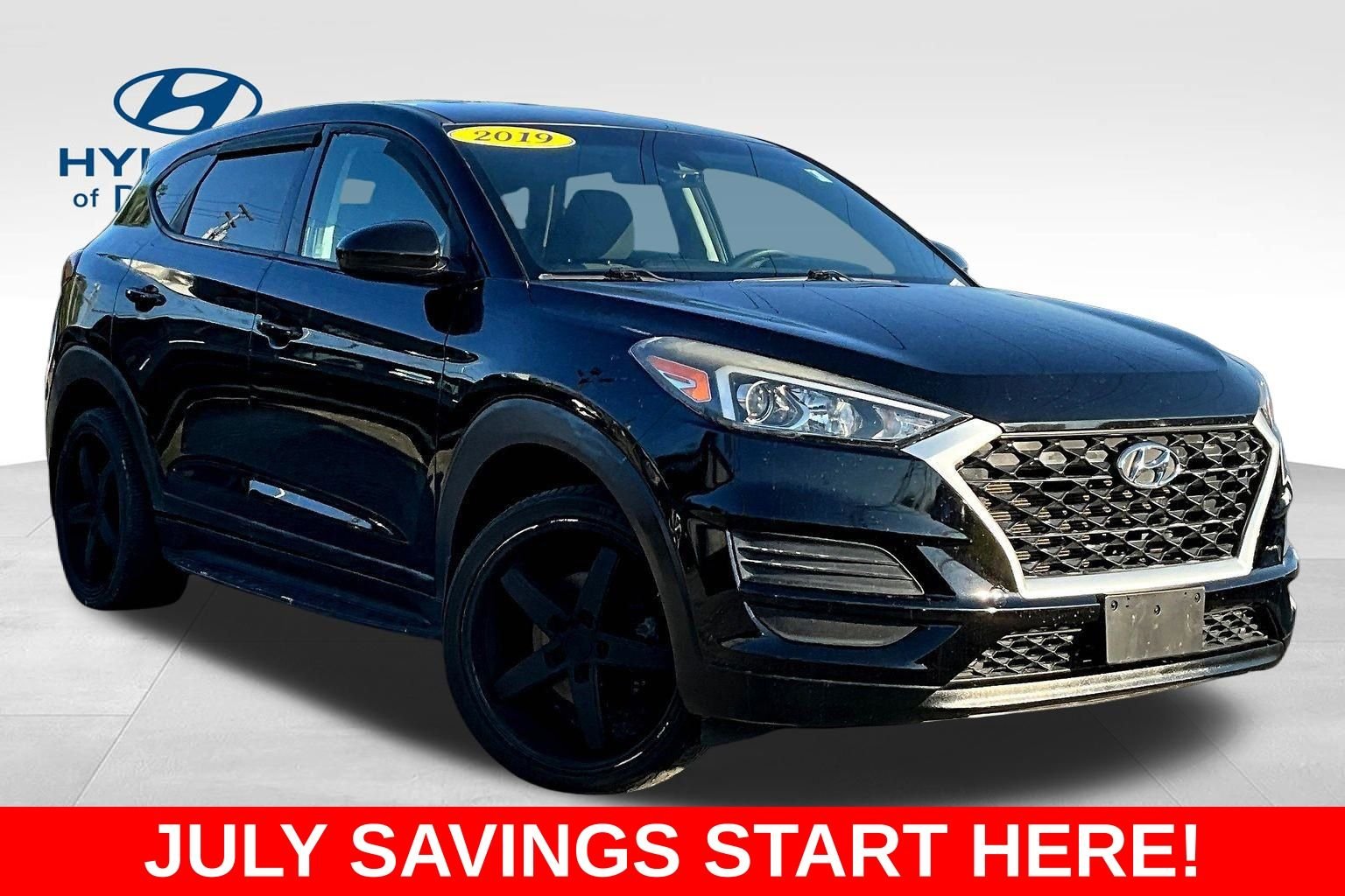 Used 2019 Black Hyundai SE image 2