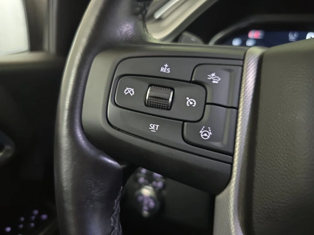 Used 2024 Black GMC Denali image 19