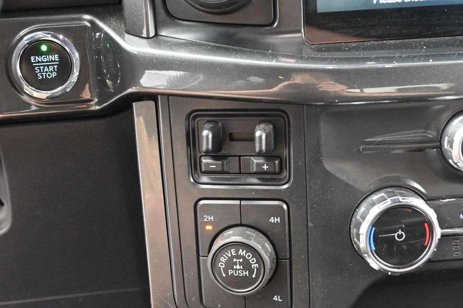 Used 2022 Oxford White Ford XL image 26