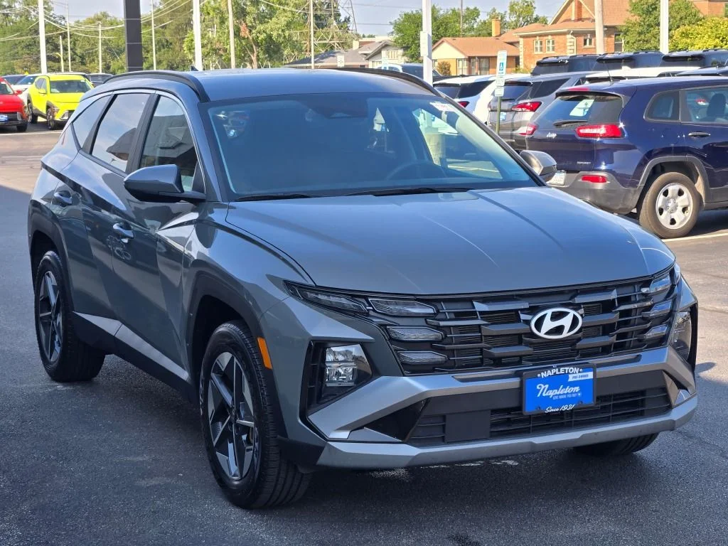 Used 2025 Gray Hyundai SEL image 3