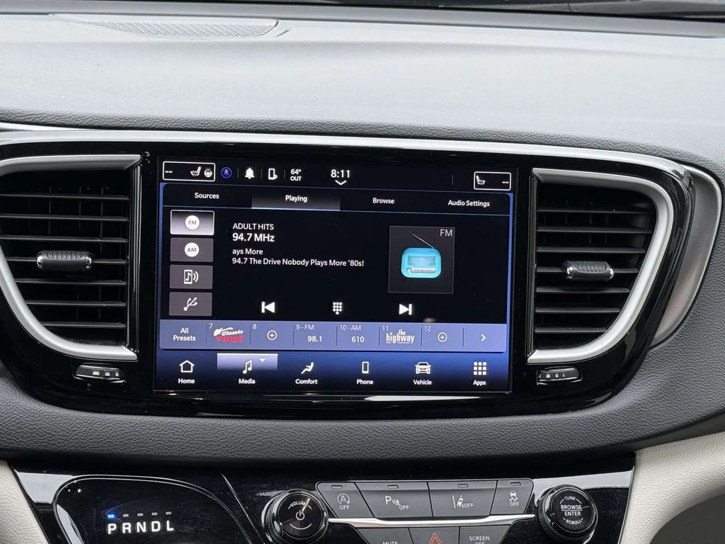 Used 2024 Black Chrysler Touring L image 3
