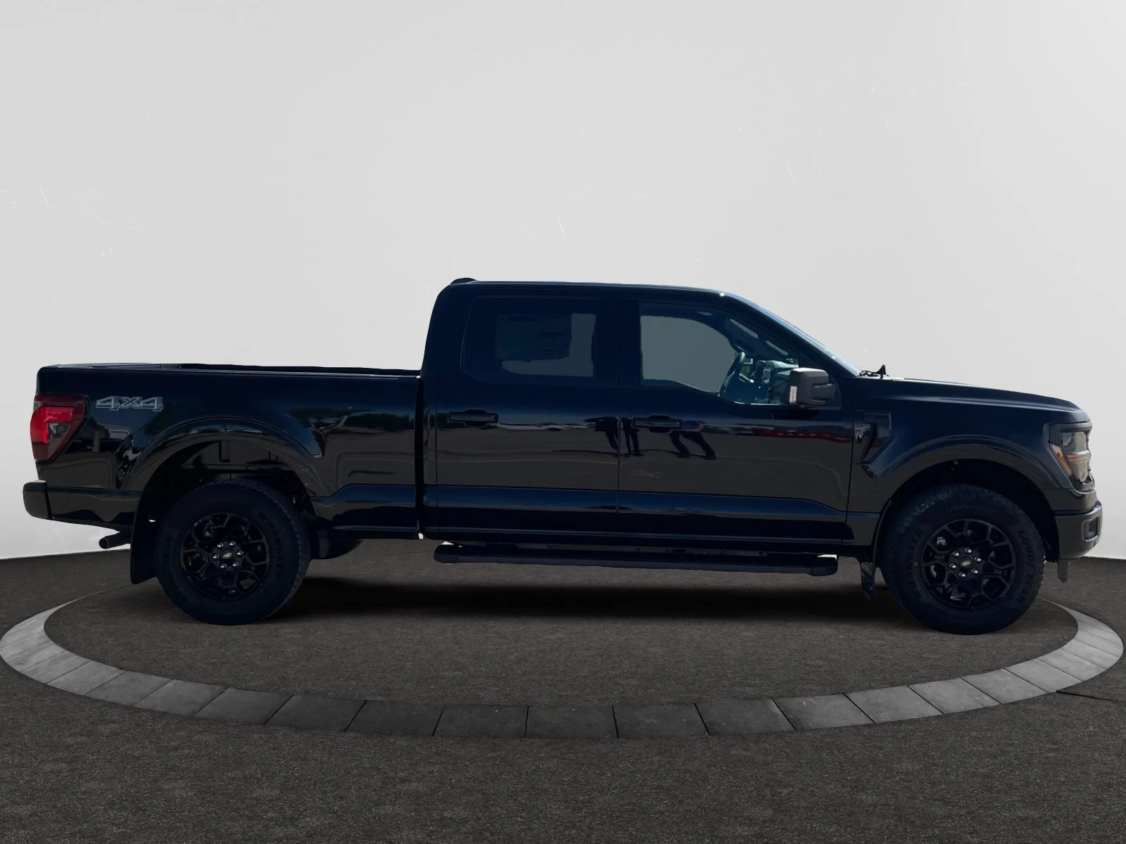 New 2026 Agate Black Metallic Ford XLT image 6