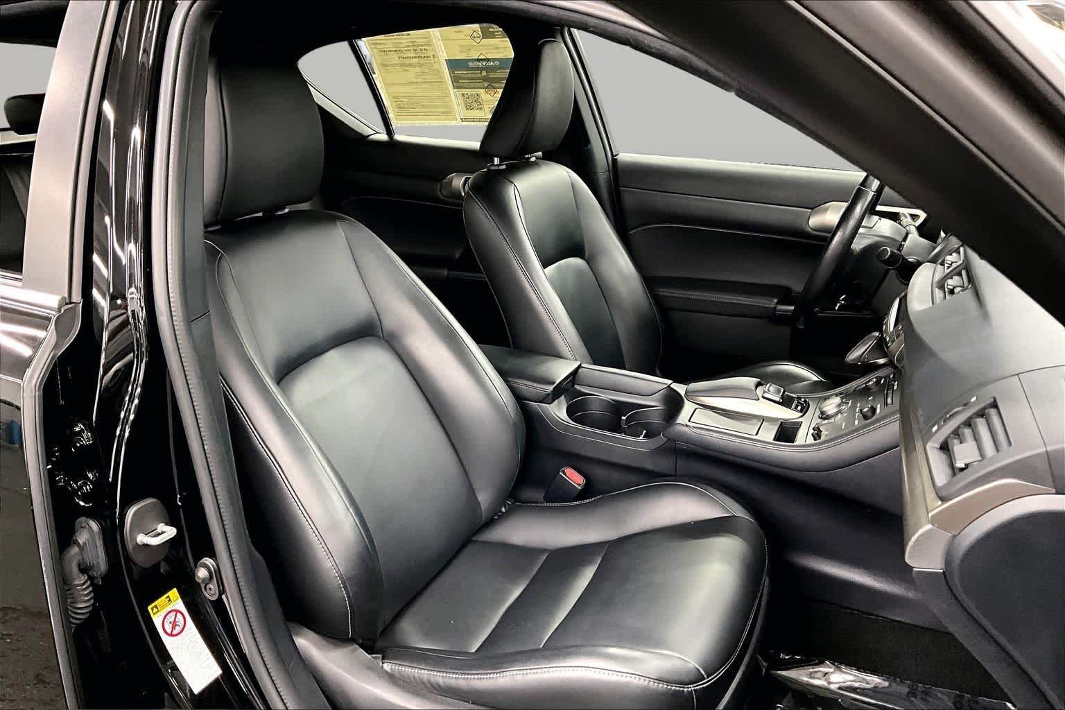 Used 2017 Obsidian Lexus  image 8