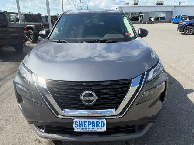 Used 2023 Gray Nissan S image 2