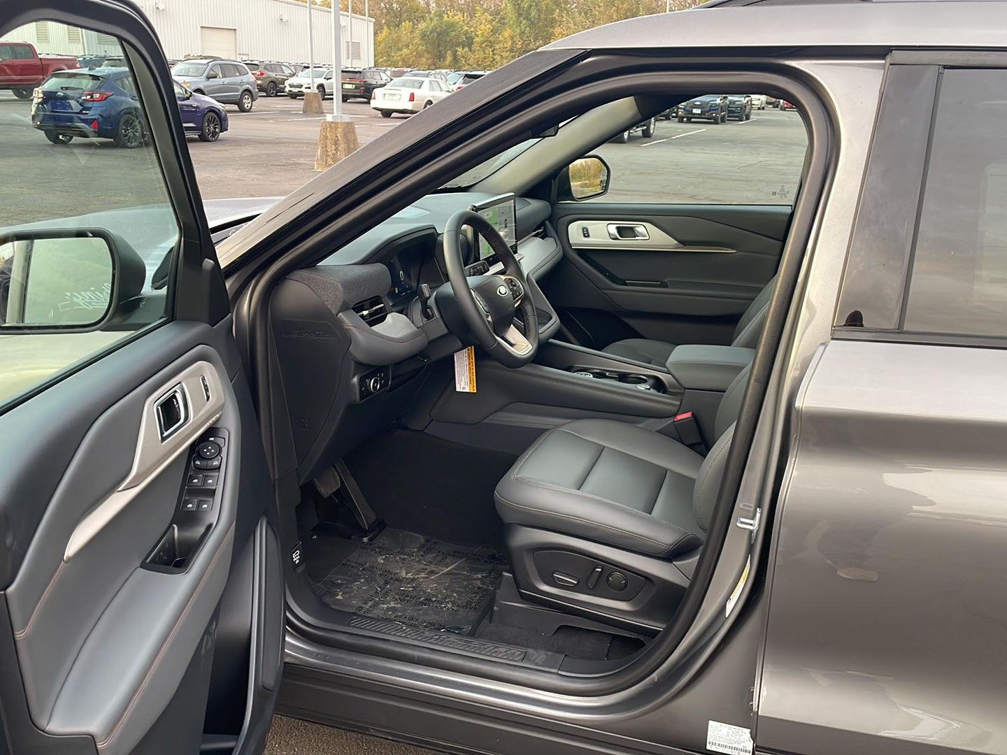 New 2027 Carbonized Gray Metallic Ford Active image 9