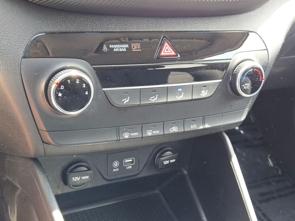 Used 2020 Gray Hyundai SE image 25