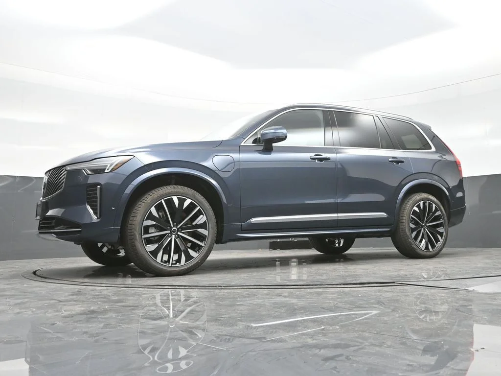 New 2026 Denim Blue Volvo T8 Plus image 11