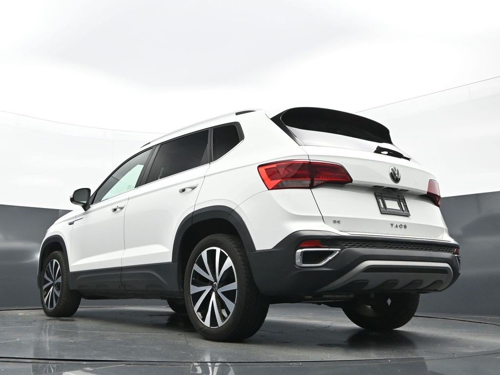 Used 2023 Pure White Volkswagen SE image 23