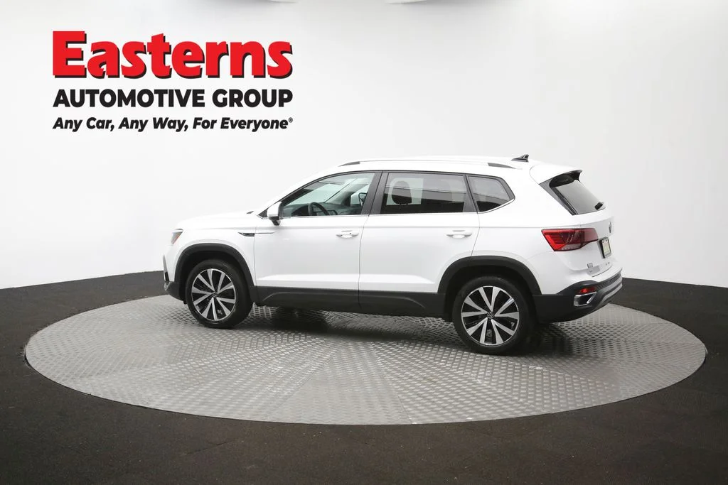 Used 2024 White Volkswagen 1.5T SE image 60