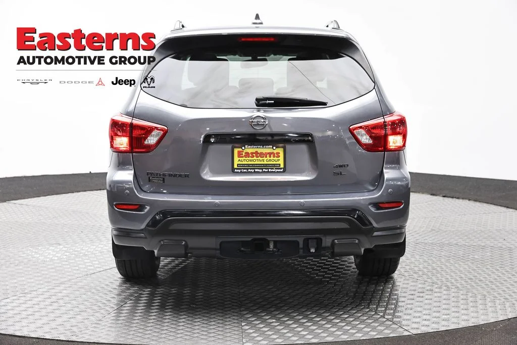 Used 2020 Gray Nissan SL image 10