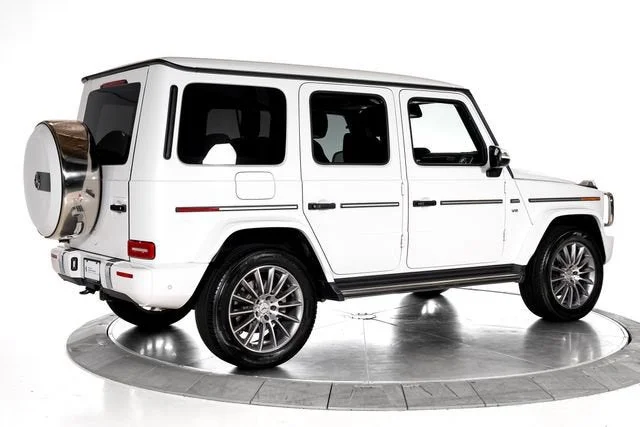 Used 2024 MANUFAKTUR Moonlight White Metallic Mercedes-Benz G 550 image 7