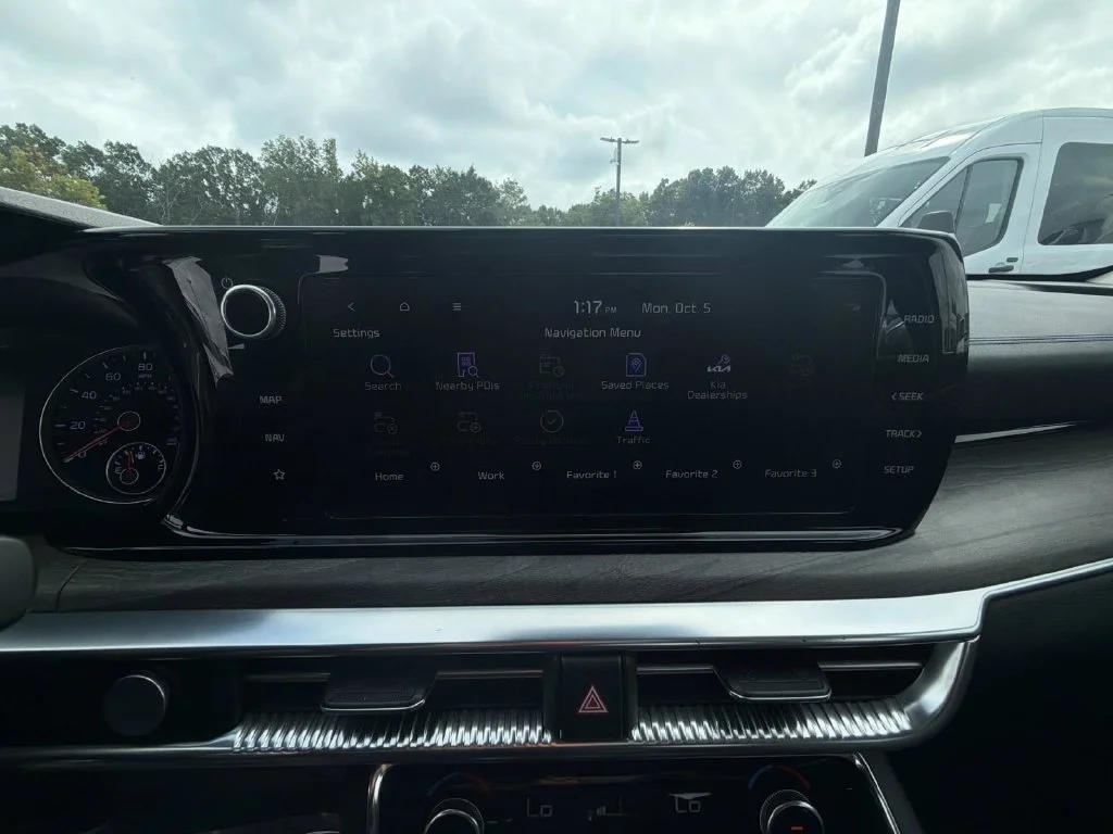 Used 2023 Black Kia EX image 22