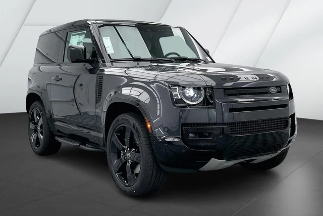 New 2025 Land Rover Defender V8 90 in Omaha #X04031 | ONYX Automotive