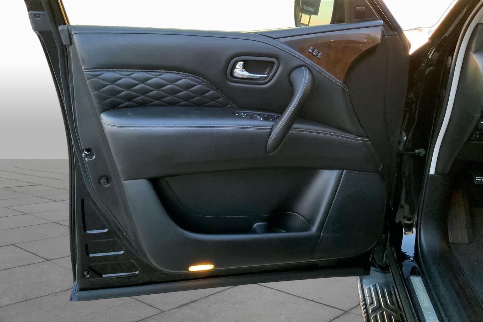Used 2018 Black Obsidian INFINITI  image 19