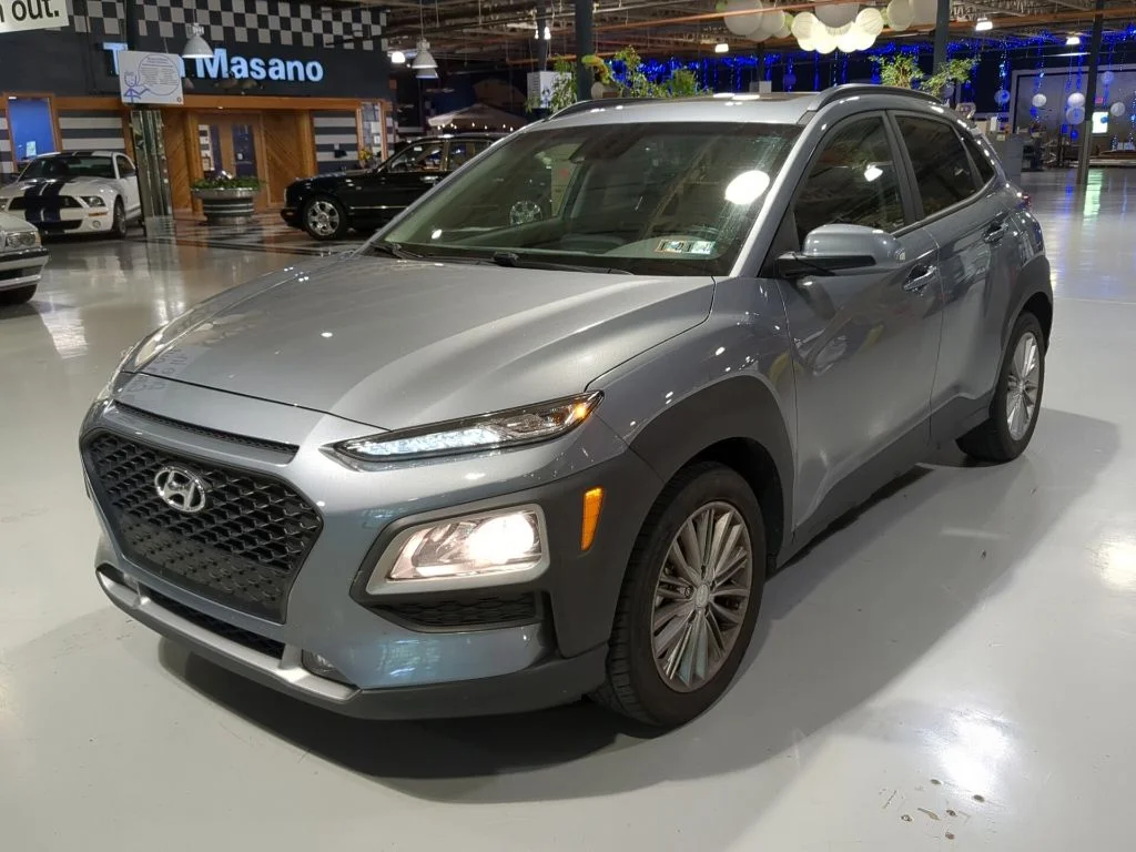 Used 2020 Silver Hyundai SEL Plus image 1