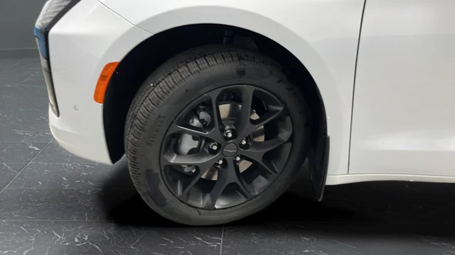 New 2027 Bright White Clear-Coat Exterior Paint Chrysler Limited image 37