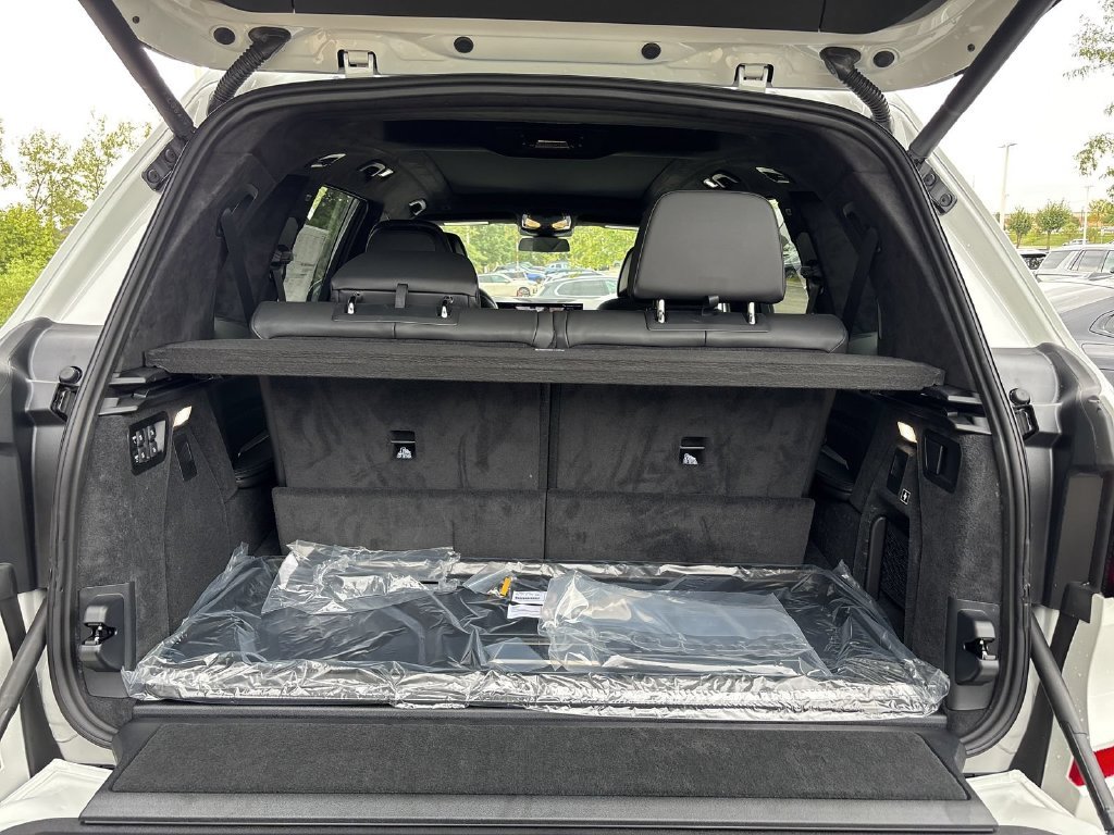 New 2027 Mineral White Metallic BMW xDrive40i image 24