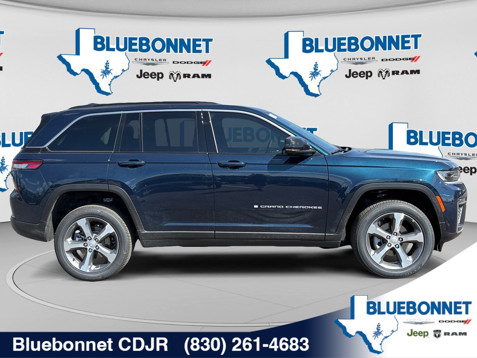 New 2026 Fathom Blue Pearl-Coat Exterior Paint Jeep Limited image 4