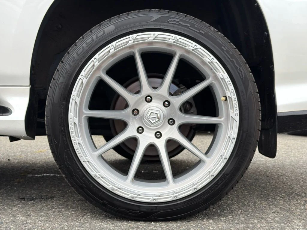 Used 2021 White Lexus 460 image 7