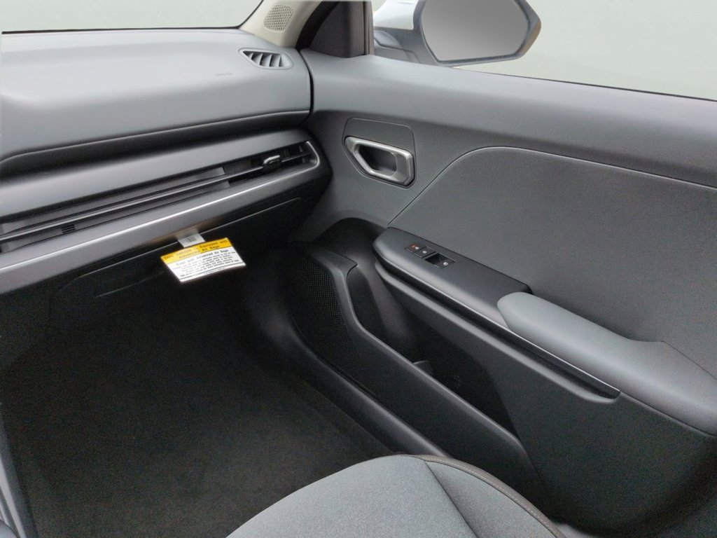 New 2026 Snow White Pearl Kia LXS image 14