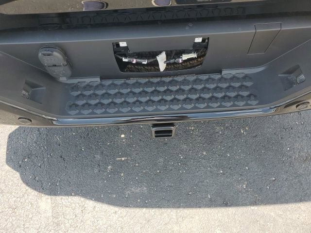 2025 Chevrolet Colorado LT - Photo 18