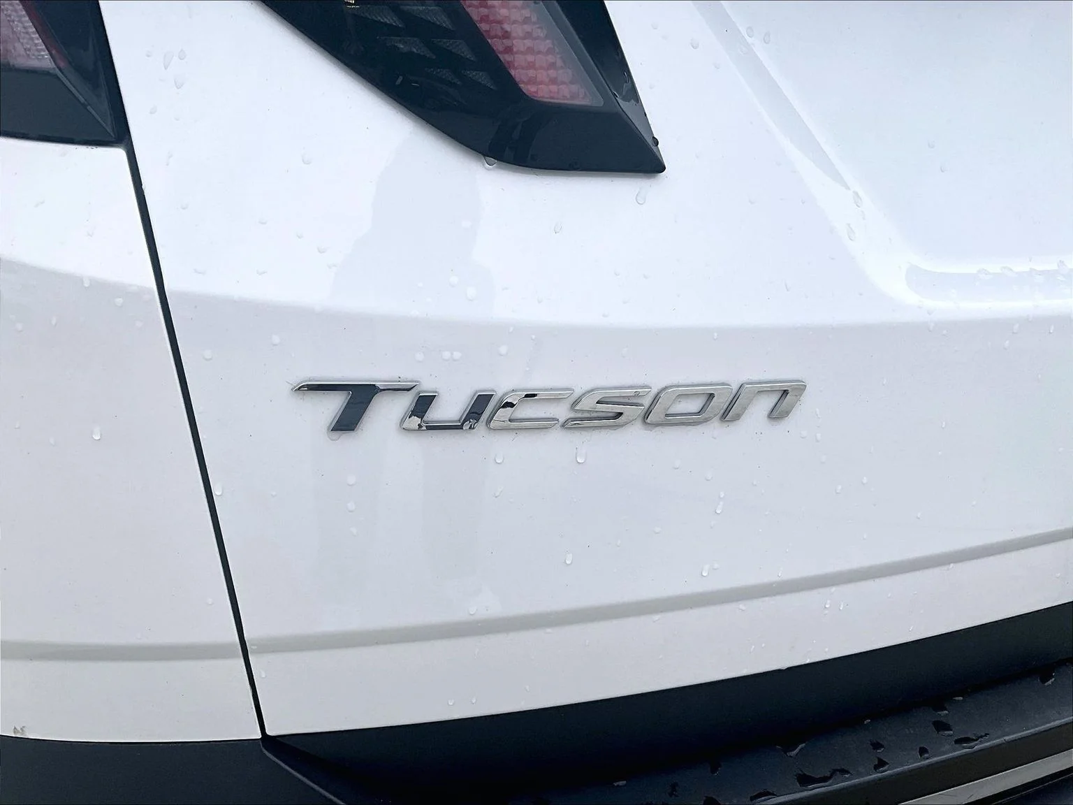 Used 2023 White Hyundai SEL image 9