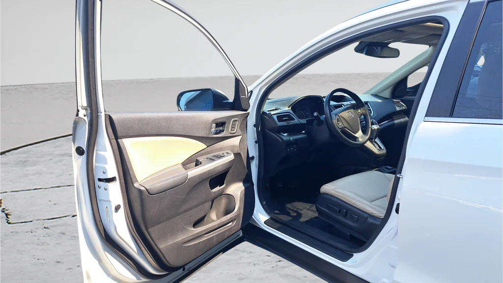 Used 2015  Honda Touring image 9