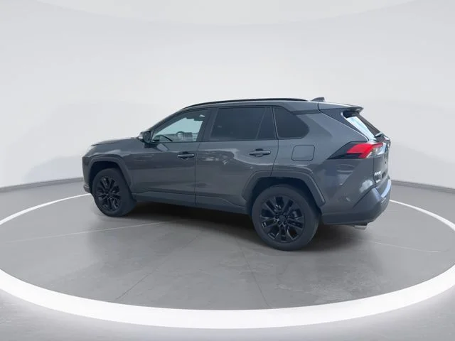 Used 2023 Gray Toyota XLE Premium image 5
