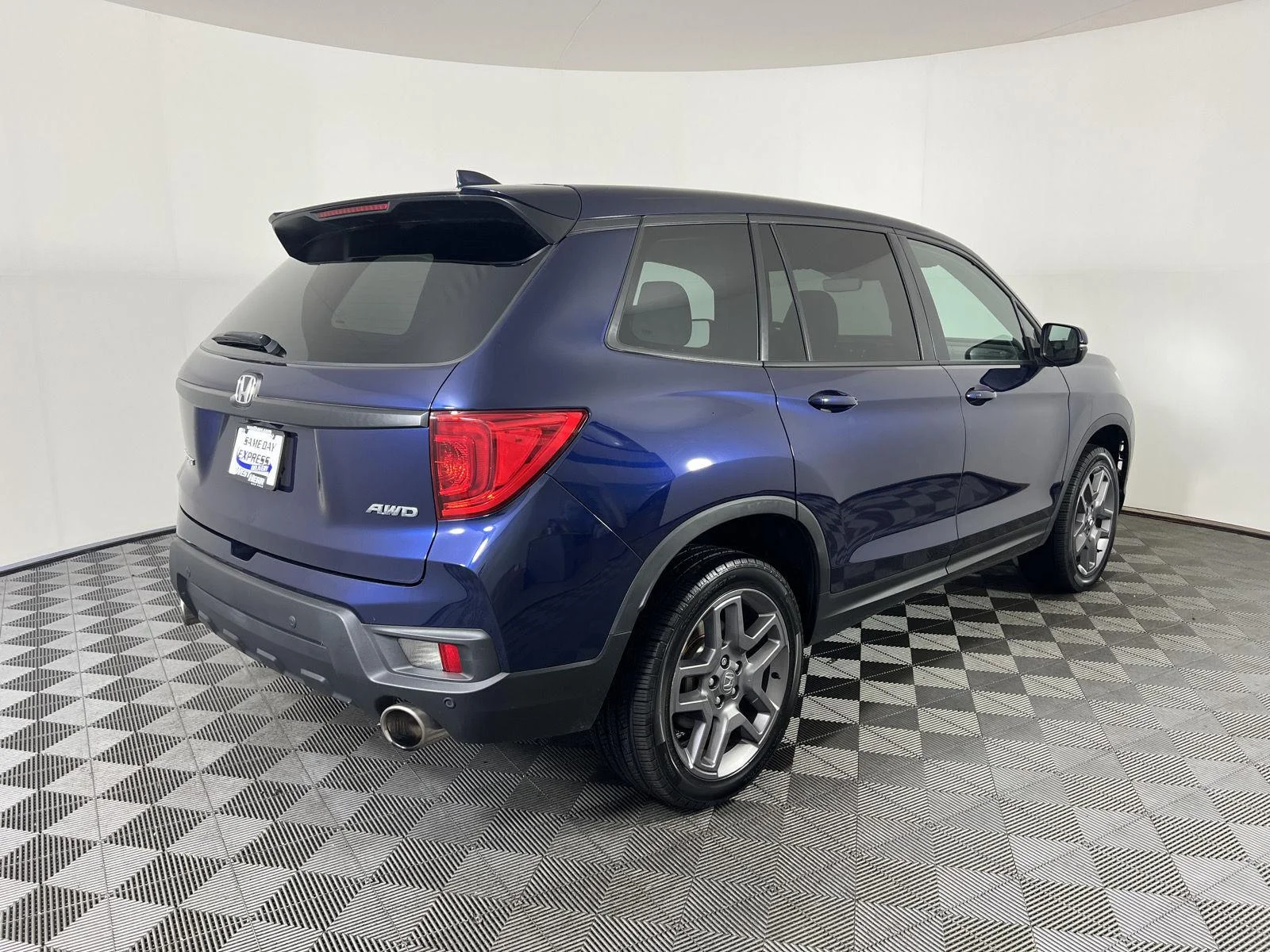 Used 2023 Obsidian Blue Pearl Honda EX-L image 3