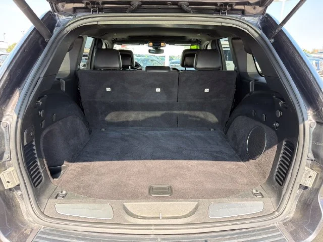 Used 2018 Gray Jeep Trailhawk image 29