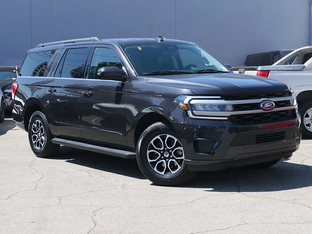 Used 2024 Dark Matter Gray Ford XLT image 1