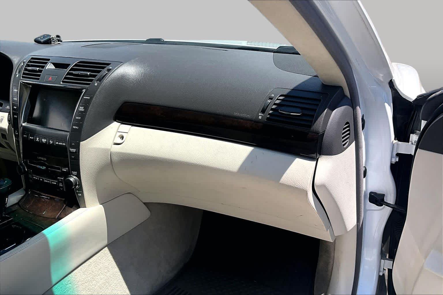 Used 2007 Starfire Pearl Lexus LWB image 18