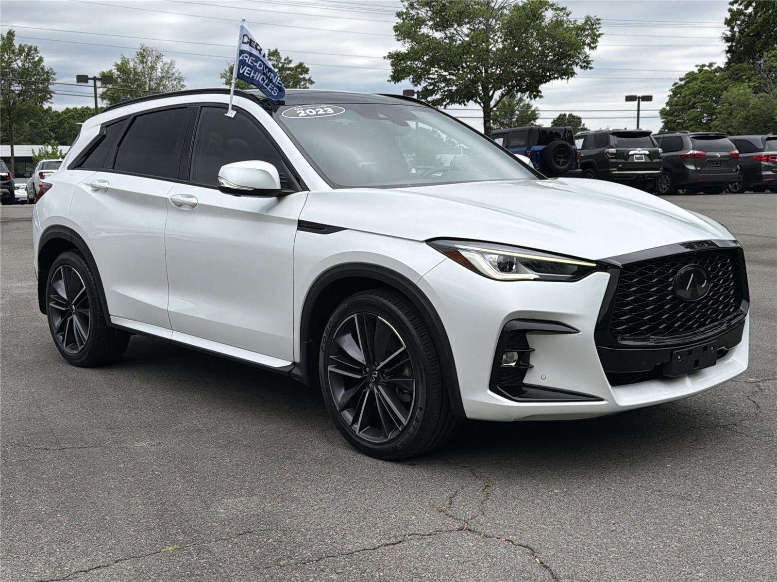 Used 2023 Radiant White INFINITI SPORT image 30