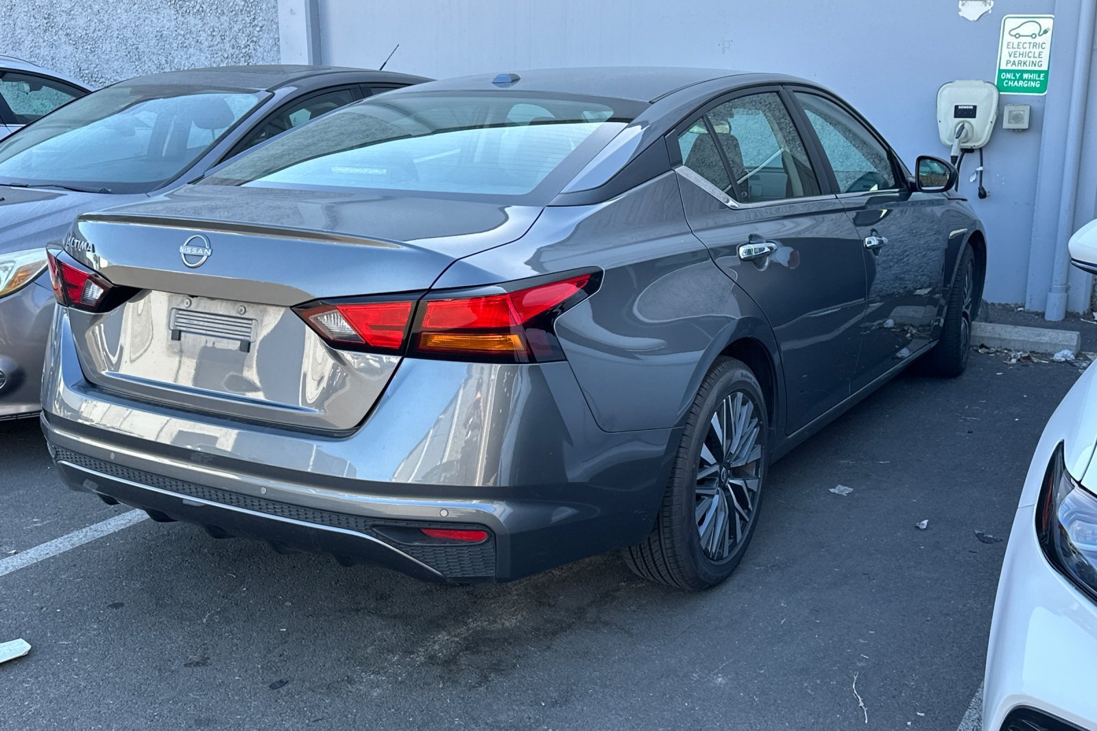 Used 2025 Gray Nissan 2.5 SV image 5