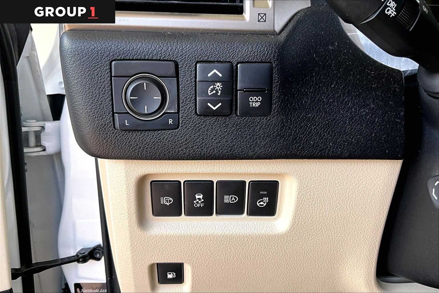 Certified Used 2021 STARFIRE PEARL Lexus Premium image 33