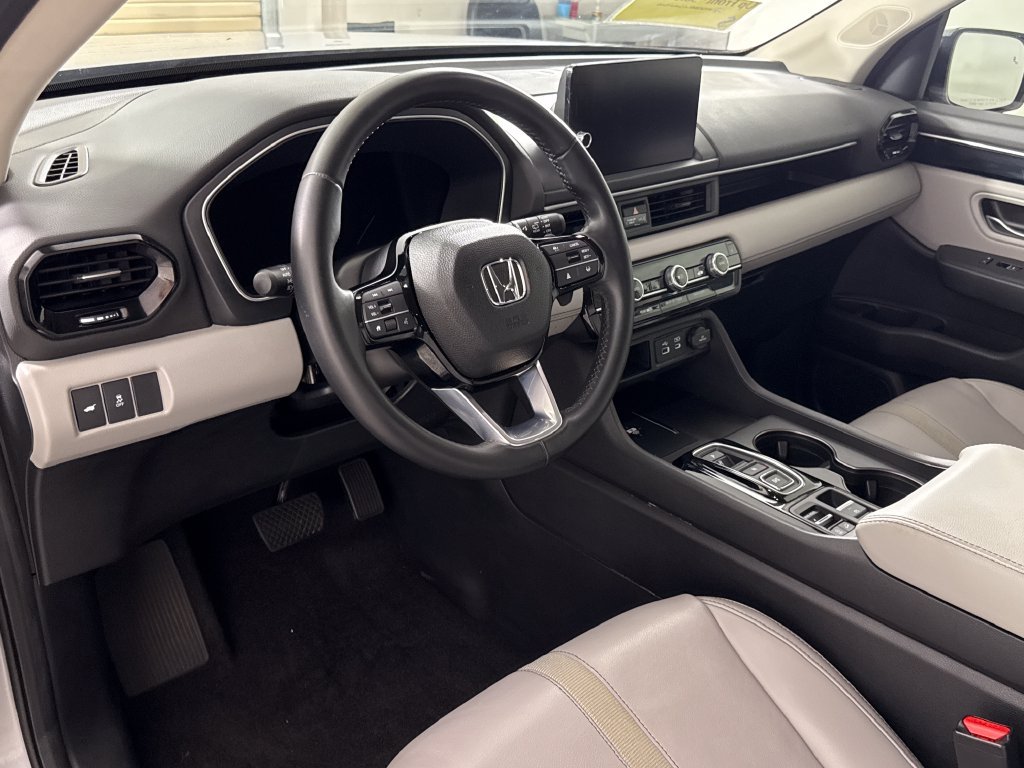 Used 2024  Honda EX-L image 13
