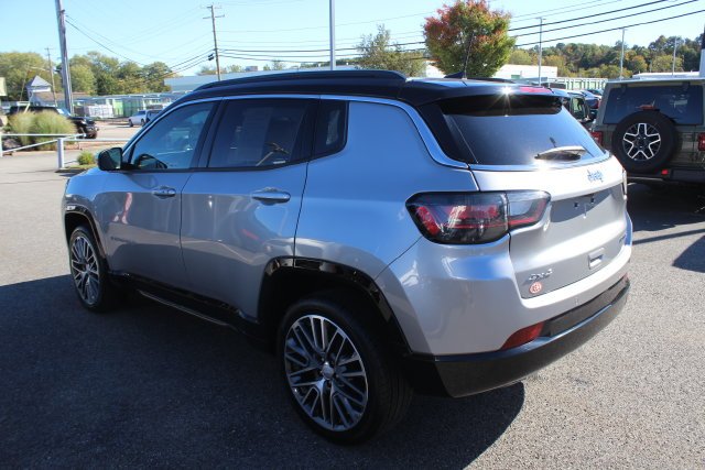 Used 2023 Silver Jeep Limited image 30