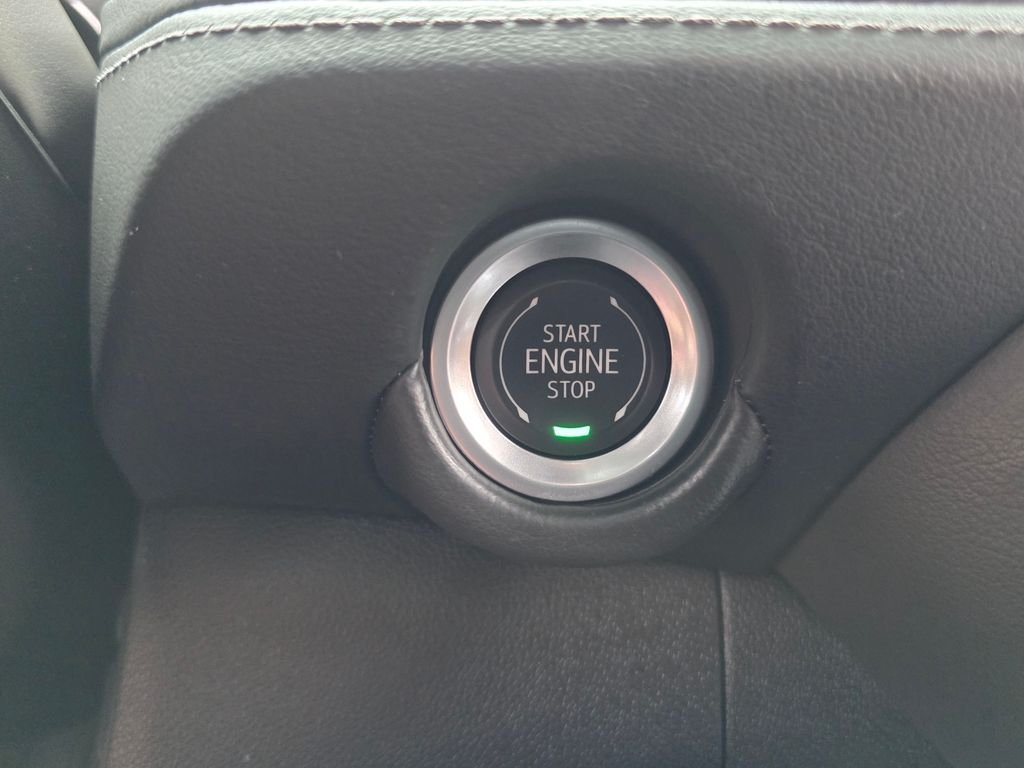 2025 Chevrolet Suburban Z71 - Photo 38