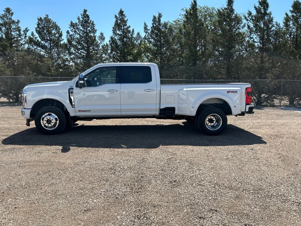 New 2026 Star White Metallic Tri-Coat Ford Platinum image 3