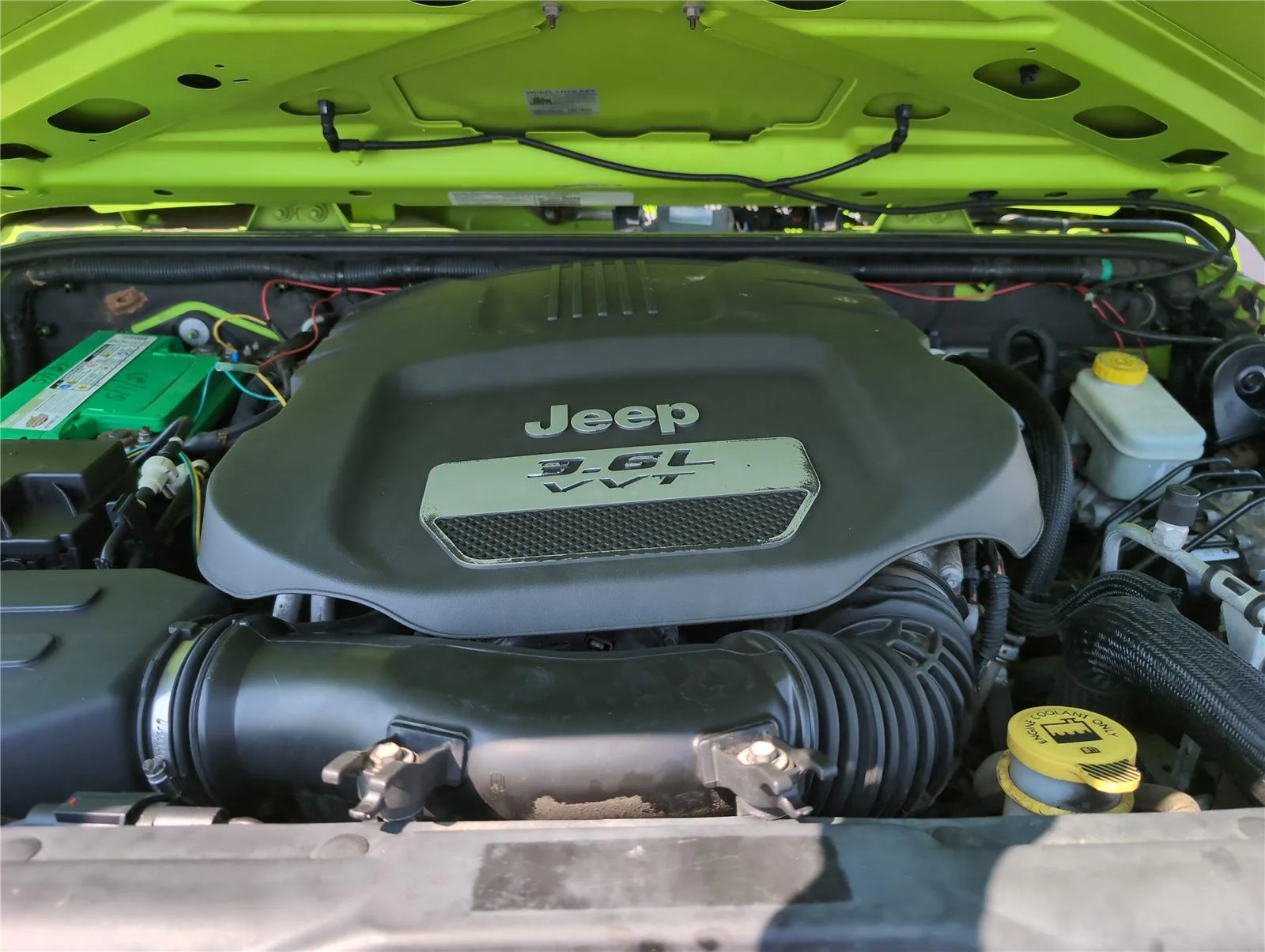 Used 2013 Gecko Pearl Jeep Sport image 14