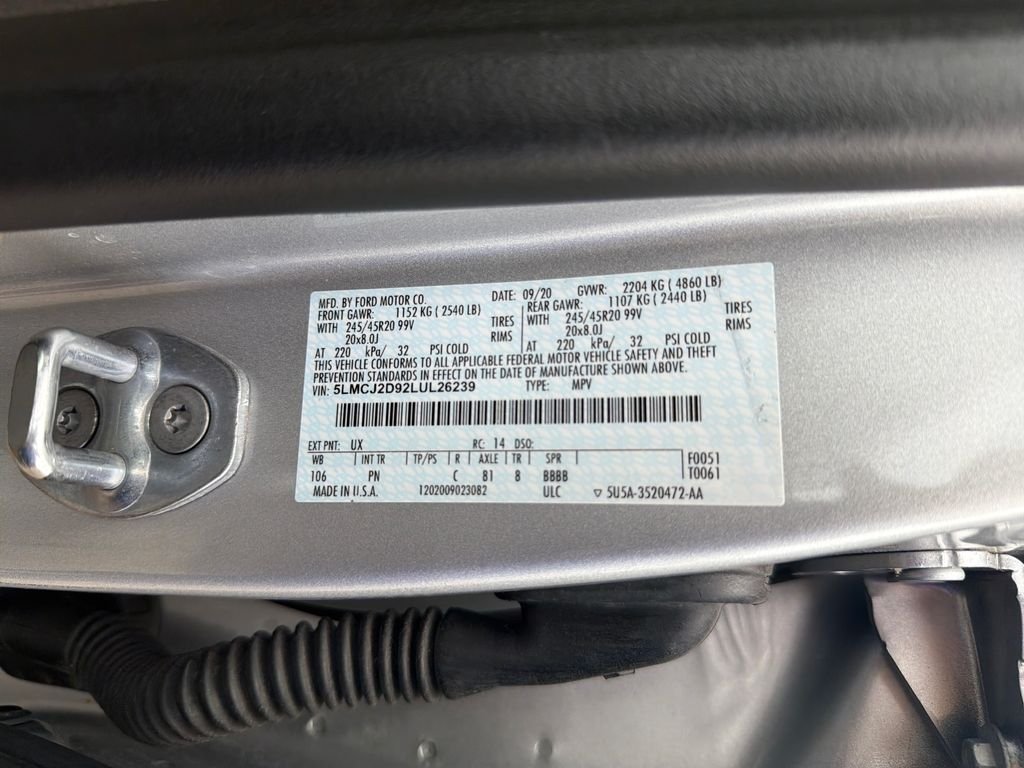 Used 2020 Silver Lincoln Reserve image 25